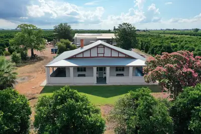 Image de Unique Cottage in orchard setting - quiet, peaceful setting close to town