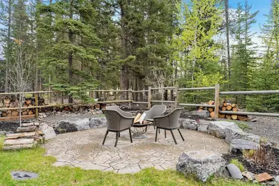 Image de No Cleaning Fee! ! King Sized Bed! ! Nature All Around! !