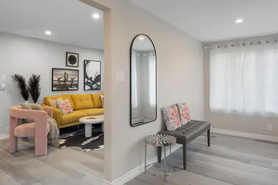 Image de Chic House w/ King Bed, Walk To Dining & Starbucks