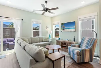 Image de New! 3br Beachside Stay w/ Pool & Amenities