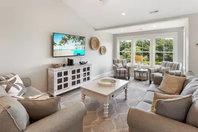 Image de Coastal family escape w/ beach access & pool