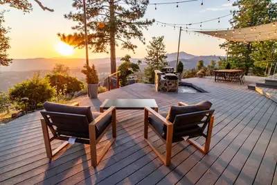 Image de Hilltop Retreat: Hot Tub, Sauna, Fire Pit, Stunning Valley Views