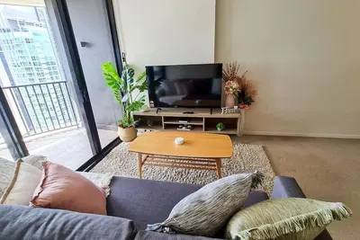 Image de Spire Residences Stylish 2 bed Apt with River Views + Fast Wifi Gym Rooftop Pool