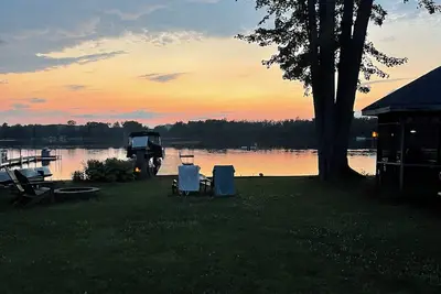 Cozy 2-bedroom house in charming Sturgis with Beautiful sunsets on the lake. \n\n
