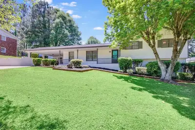 Image de Modern Oasis 4-bedroom house in Jonesboro with WiFi, Ac