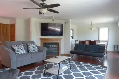 Image de Lovely, spacious home at the start of Jersey Shore\n\n