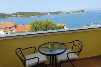 Image de Appartement d'une chambre avec le balcon et la vue sur le mer Supetarska Draga - Gornja, Rab (A-13645-b)