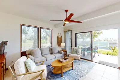 Image de Spacious condo located near tennis courts, pools & Poipu beach