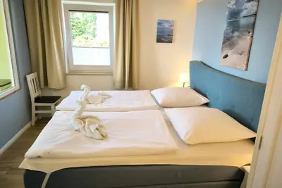 2-raum-ferienwohnung mit Meerblick und Balkon - Appartementhaus mit Meerblick und Balkon in