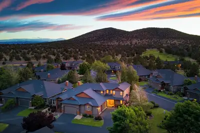 Image de Deck + HotTub | Community Golf Course, 2 Pools, Sport Courts | Forest Ridge Loop