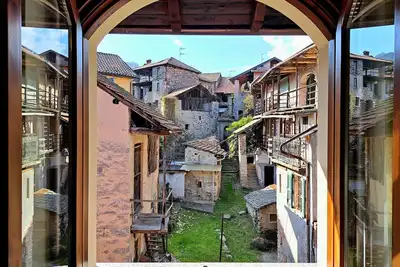 Image de Authentic house, with large sunny garden - Casa Artò