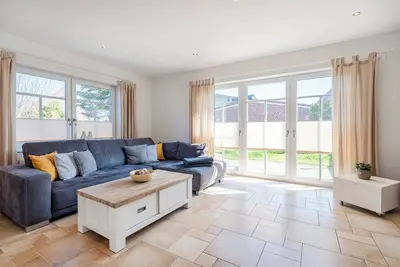 Image de Welcome to the house \"Uns Anloopstee\" Cozy domicile for families and friends