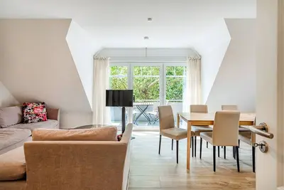 Image de Modern top-floor apartment on the harbor: light-flooded living with comfort