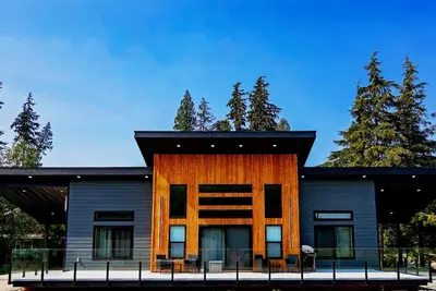 Image de Bumbleberry 3 Bedroom Guest Home\nNew Executive home in the heart of Kitimat Bc
