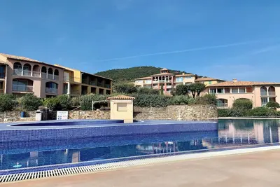 Image de Appartement climatisé avec piscine et jardin, à l'entrée du Golfe de St Tropez!