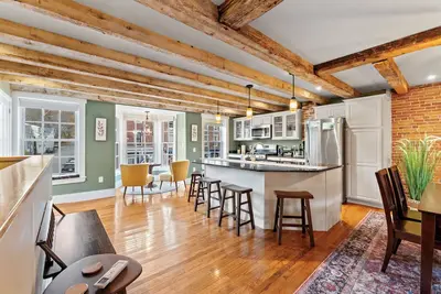 Image de Downtown Hallowell River View Apartment