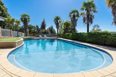 Image de Entertainer's Dream - 4 Bedroom Home with Pool