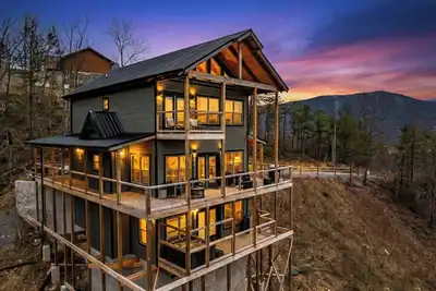 Image de Indigo Haven: Luxury Mountain Retreat w/ Private Gym, Sauna & Panoramic Views