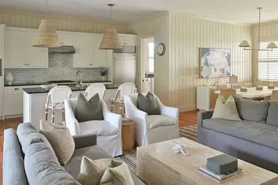 Image de Montage 4br, outdoor space with fire pit, Lagoon View Wilson Village Home 5045