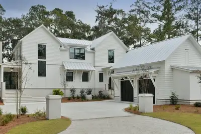 Image de Montage Waterfront 5br w\/Expansive River Views, Moreland Village Home 5511