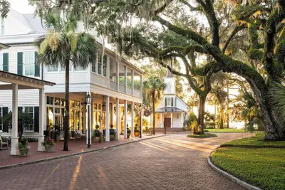 Image de Montage 4br, water views from porches, Lagoon View Moreland Village Home 5638