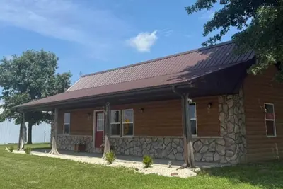 Image de Papa's Cabin - 40 acres & 5 acre lake!