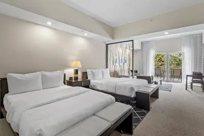 Image de Rain Shower and Jet Tub, Full Kitchen, Living Area