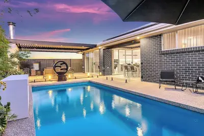 Image de The Royal at Moana A Sprawling Family Pool Escape