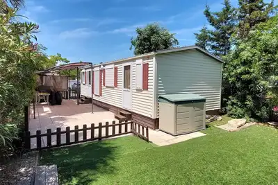 Image de Spatieux Mobile Home De 40m2 + Terrasse