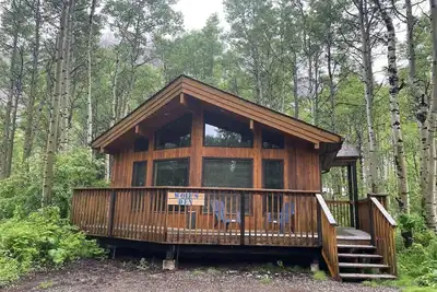 Image de Crowsnest River Chalet - Wolf’s Den