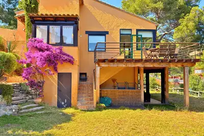 Image de Pour 8 personnes - Tamariu, Maison avec jardin privé à 15 minutes de la plage