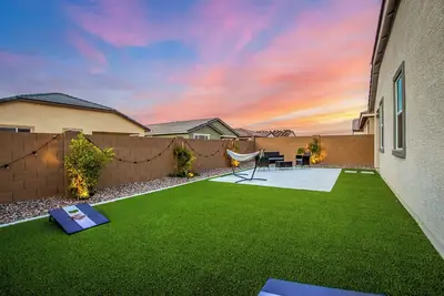 Image de Modern Elevated Retreat: 3-bedroom New build home in Maricopa