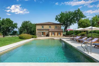 Image de Tuscan villa with 20, 000 square meters park and private pool nera Siena