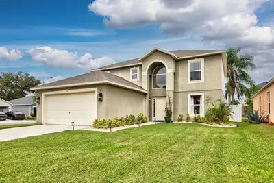 Image de Spacious 4+1 bedroom house in Sanford with fast WiFi, A/C, & sleeping up to 12! \n