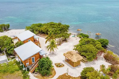 Image de 4 Secluded water front studios with WiFi and Ac in lovely Caye Caulker.