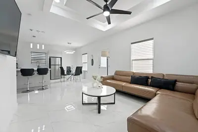 Image de Brand New Cozy 3 Bedroom Apartment conveniently located in Pharr-McAllen area!