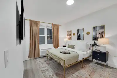 Image de Cozy 2-bedroom apartment with Ac and WiFi in enjoyable Irvington