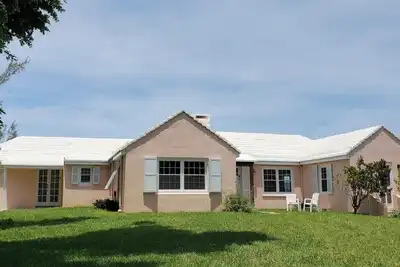 Image de Classic Bermuda Home in Peaceful Smith’s Parish - Absolutely Stunning views!