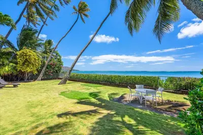 Image de Beachfront Home short drive to Waikiki - Available for Spring 2025!