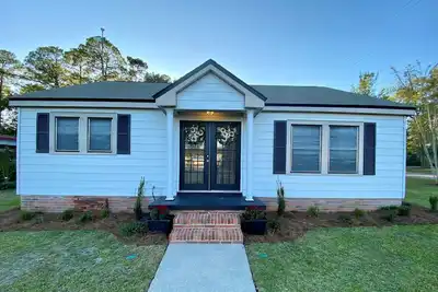 Image de Three Bedroom Home in Brewton, Alabama
