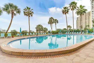 Image de Beachfront Clearwater Condo w/ Pool & Hot Tub