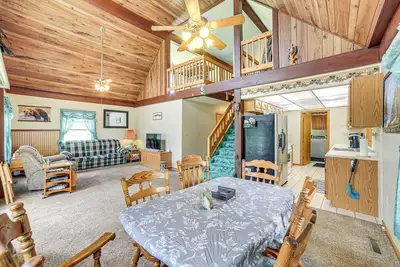 Image de Germfask Home w/ Fire Pit, Grill & Yard Games!