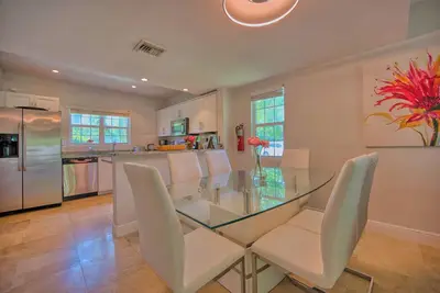 Image de A Hidden Two Bedroom Oasis at The Ocean Club in Patrick's Island