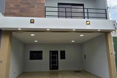 Image de Hermosa casa en la ciudad de Santa Ana El Salvador