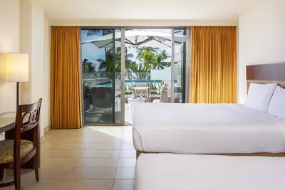 Image de Two Rooms with Easy Pool Access! Property Close to Waikiki Beach!