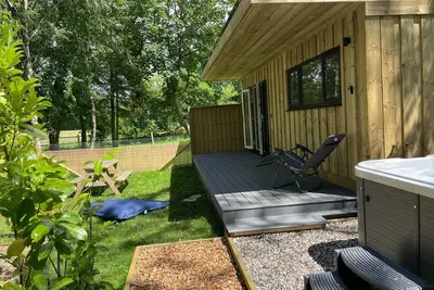 Image de Dog-Friendly Luxury Lodge: Retreat from City to Country Bliss with Hot Tub