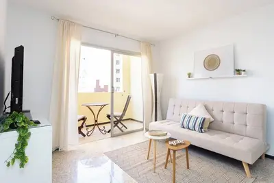 Image de Home2Book Bright Stadium Apartment, Santa Cruz