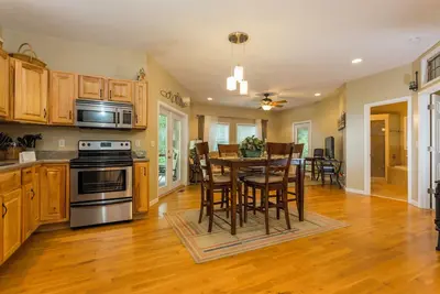 Image de Ridgetop Hideaway | Pet-friendly, Hot Tub, Fire Pit & Mountain Views!