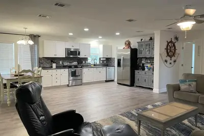 Image de Charming 3-bedroom house with WiFi, Ac in welcoming Carrabelle