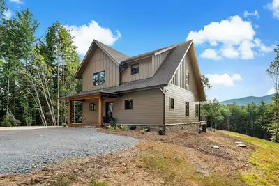 Image de Higher Ground at Lake James | Hot Tub, Boat Slip & Game Room!